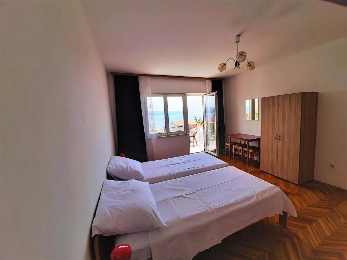Apartments Tina Omis Exterior photo