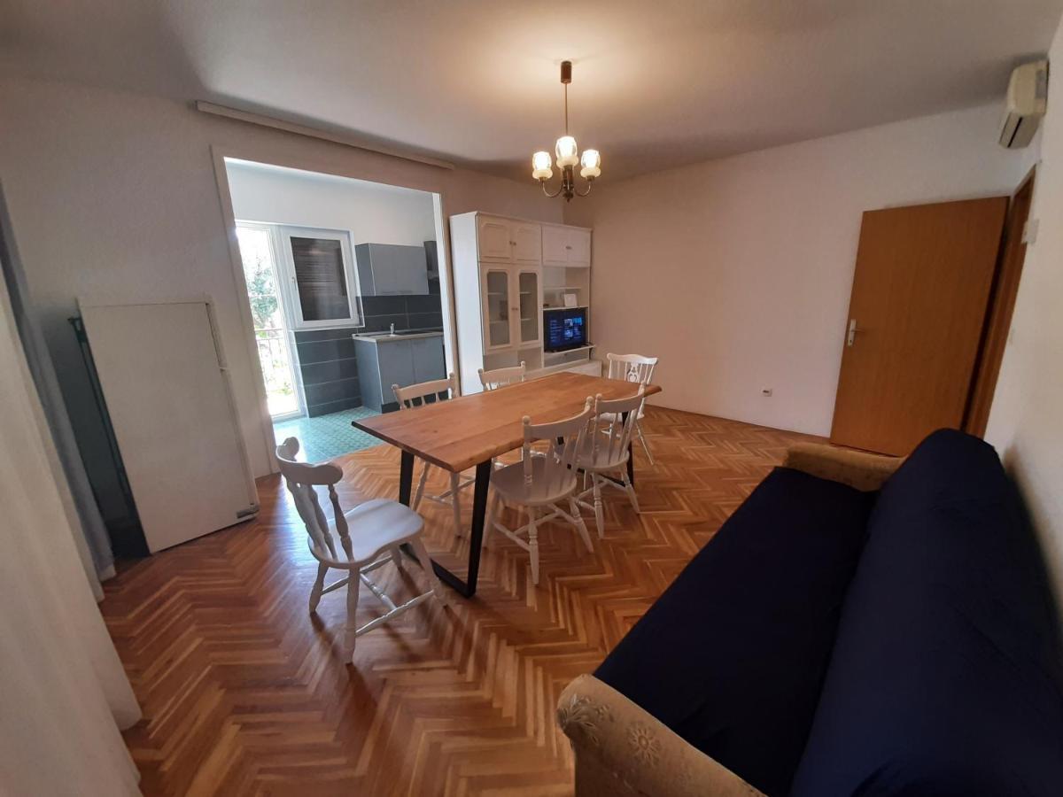 Apartments Tina Omis Exterior photo