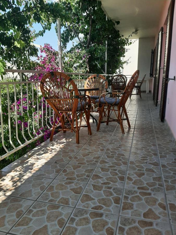 Apartments Tina Omis Exterior photo