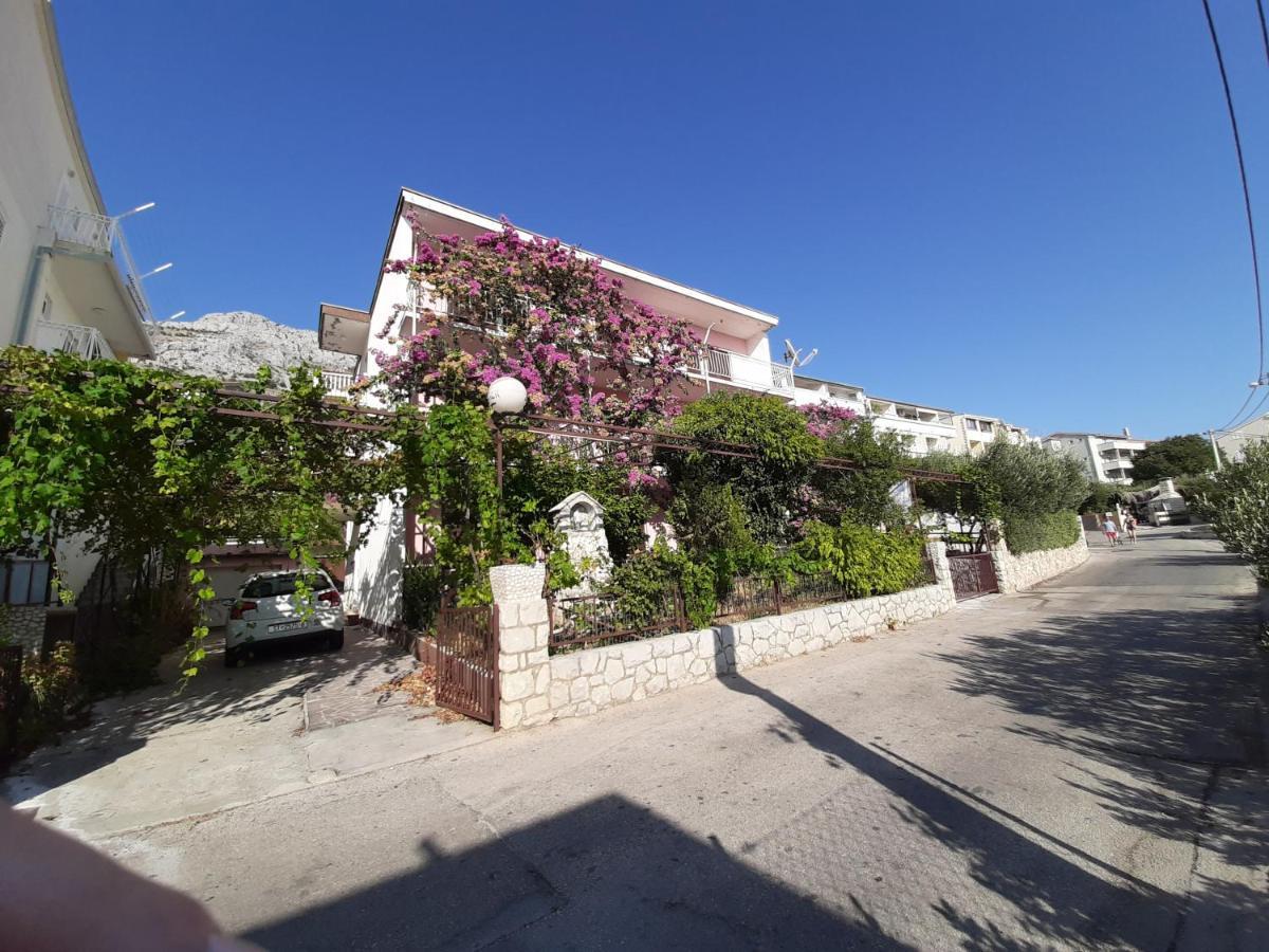 Apartments Tina Omis Exterior photo