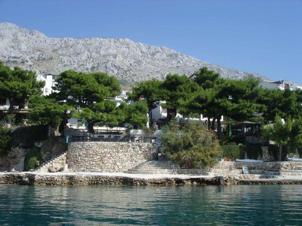 Apartments Tina Omis Exterior photo